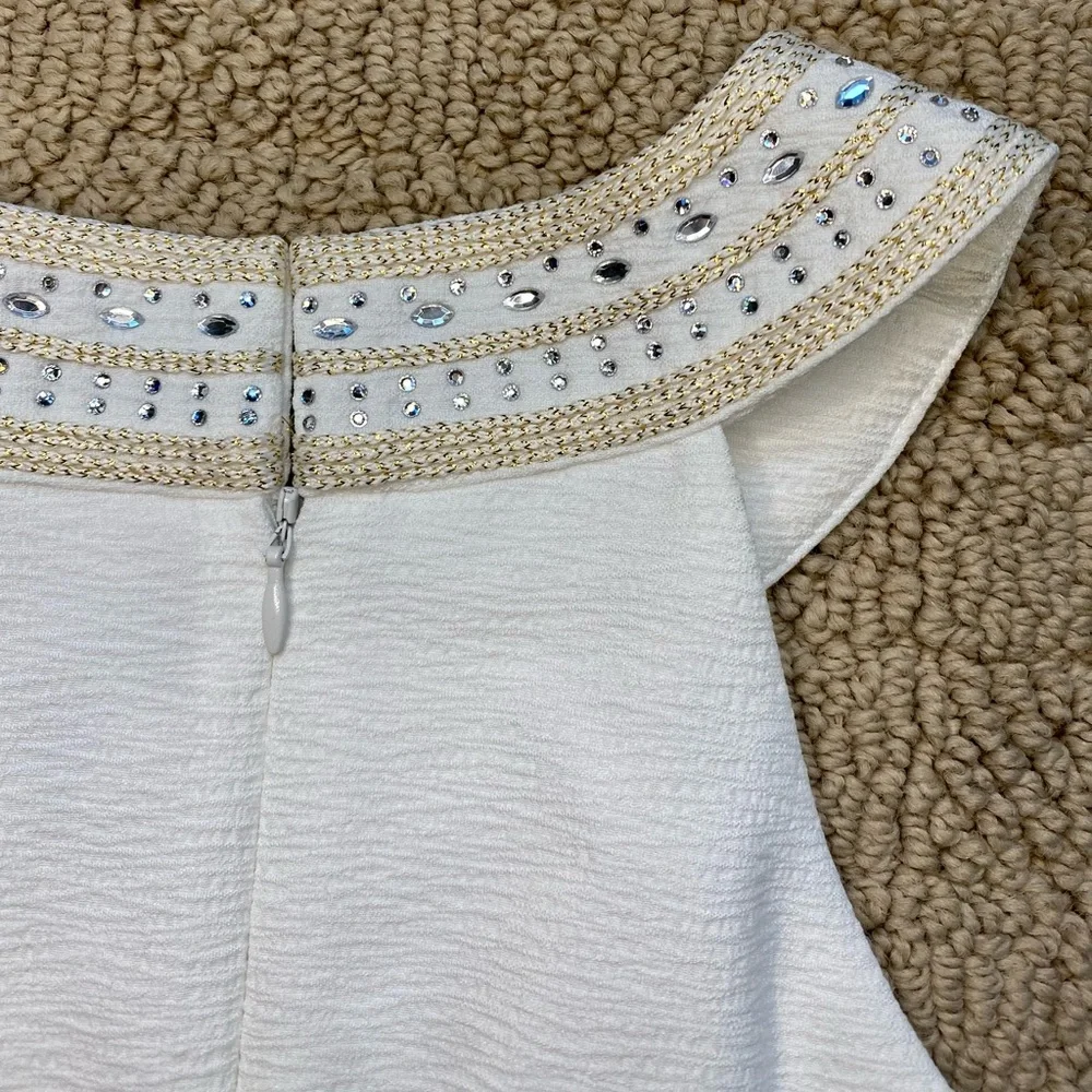 Jessica Simpson | White, Sleeveless Cocktail Dress - Picture 4 of 4